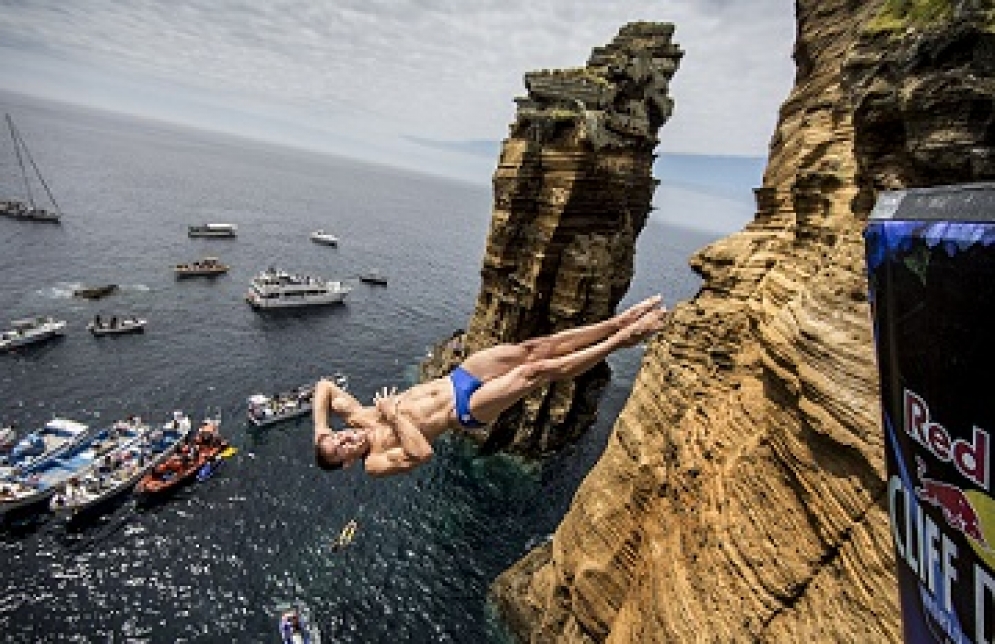 Red Bull Cliff Diving volta este sábado às águas açorianas