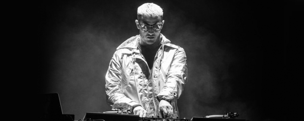 DJ Snake inspira jovens na sua terra natal com espetáculo único