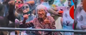 Vídeo. Quem é a avó de 92 anos que dança feliz na Corrida da Cores